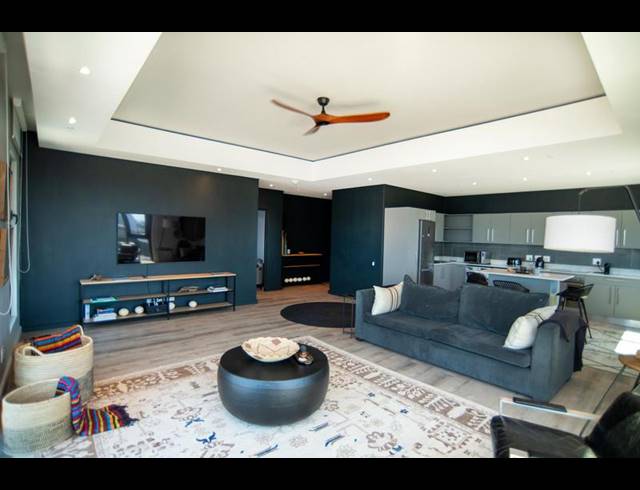 2 BEDROOM APARTMENT FOR SALE IN CAPE TOWN CITY CENTRE